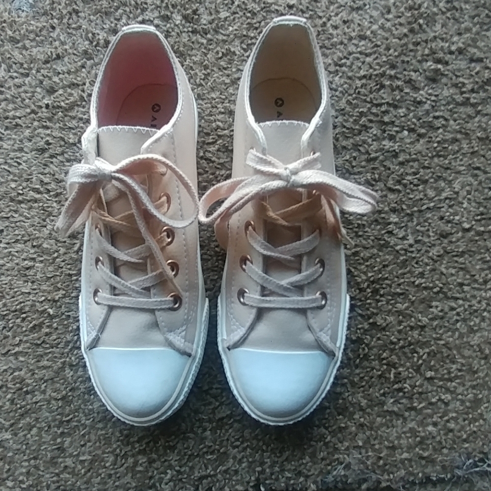 Airwalk sneakers